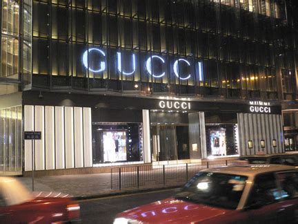 Gucci queens plaza